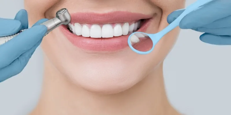 Paciente recebendo atendimento odontológico.